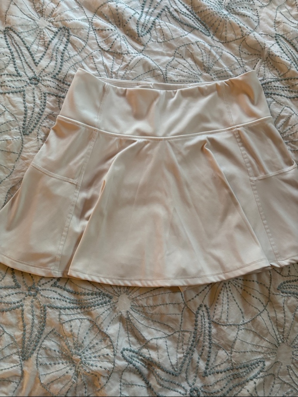Aeropostale White Tennis/Skater Skort with 3 hidden pockets